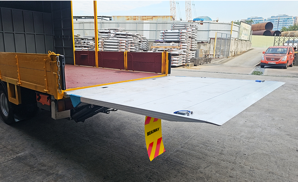 dock leveller loading bay warehouse equipment