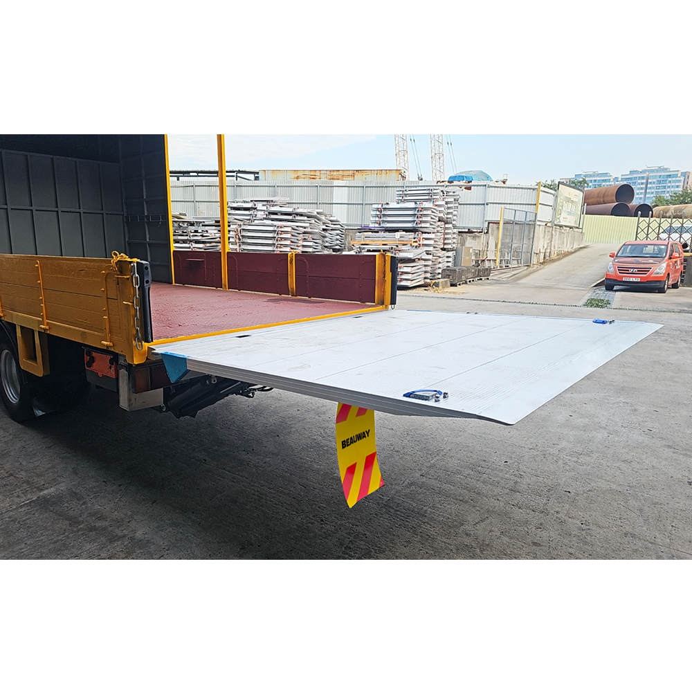 Tail Lift Truck: Types, Hydraulic Mechanism & Rental Guide