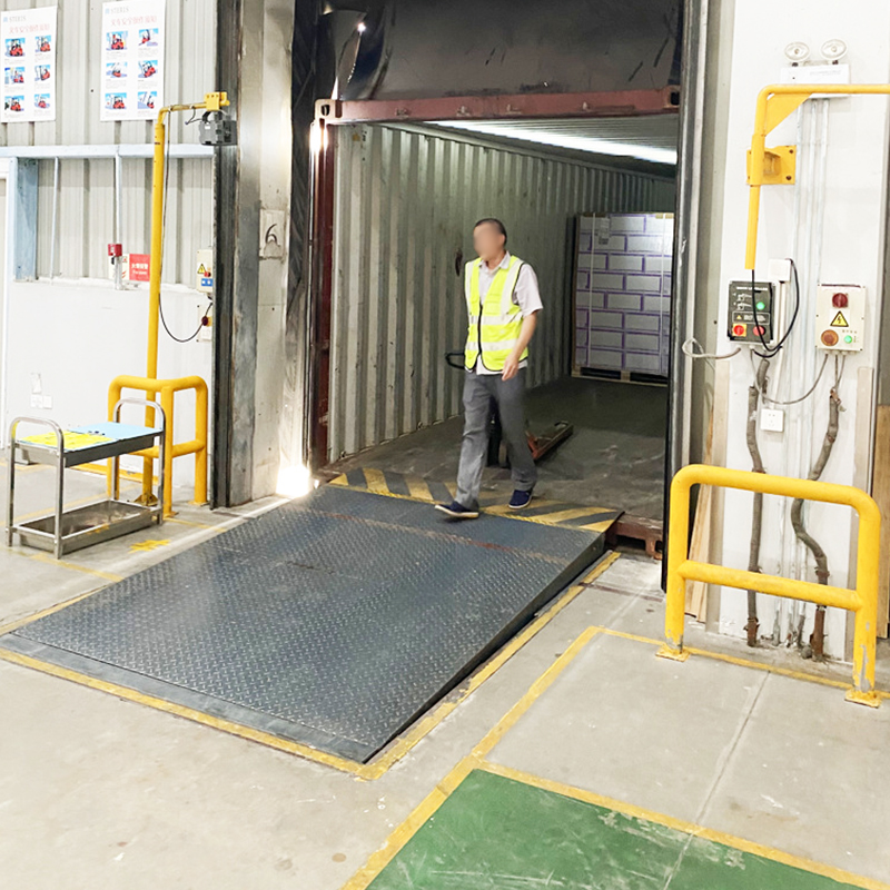 Automatic Dock Leveler Buyer's Checklist: Manual vs. Smart