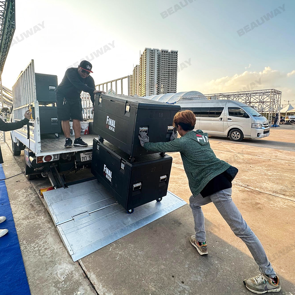 How Tail Lifts Integrate with Other Warehouse Equipment