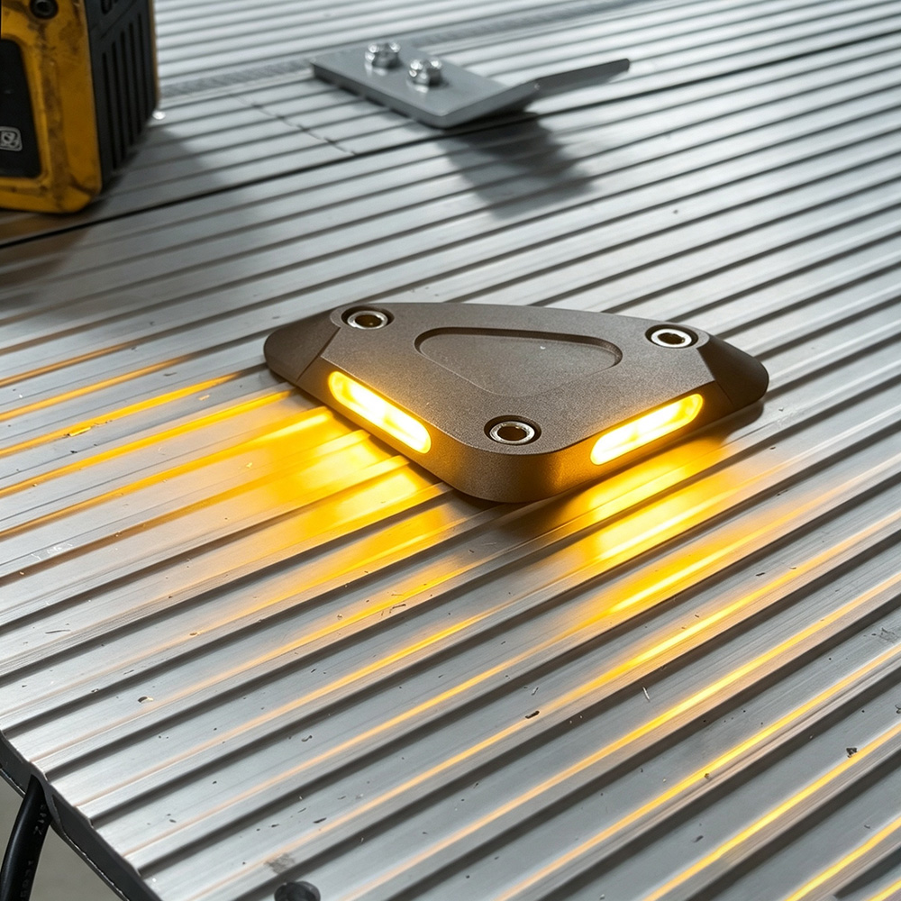 Tail Lift Accessories Guide: Lights, Switches, Wear Plates & More