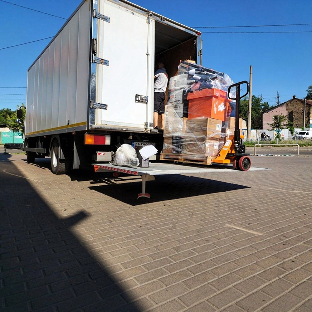Smart Tail Lift Safety: Anti-Pinch Systems, Visibility and Hydraulic Protection Smart Tail Lift Safety: Anti-Pinch Systems, Visibility and Hydraulic Protection